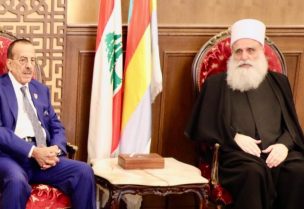 شيخ العقل لطائفة الموحدين الدروز الشيخ سامي أبي المنى رجل الأعمال الإماراتي السيد خلف الحبتور
