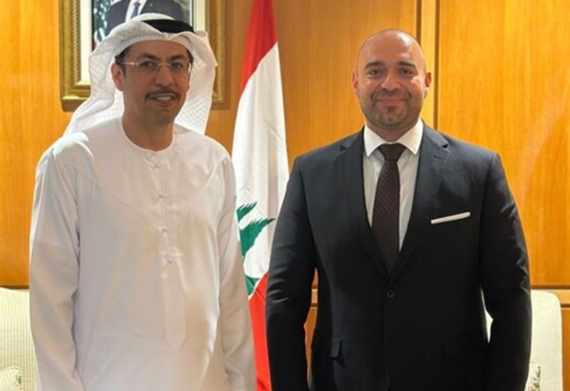 سفير الإمارات العربية المتحدة سالم فهد الكعبي مع القنصل رودريك الخوري ممثلا وزارة الخارجية اللبنانية