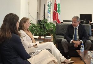 الصدّي مع السفير الألماني لدى لبنان كورت جورج شتوكل-شتيلفريد، مديرة التعاون الألماني في لبنان يوتا سيمون