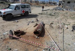 الصليب الأحمر يتجه لنقطة التقاء شمال غزة لتسلم رفات رهائن