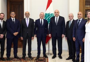 الرئيس جوزاف عون رئيس حزب "حركة التغيير" ايلي محفوض مع وفد من الحزب