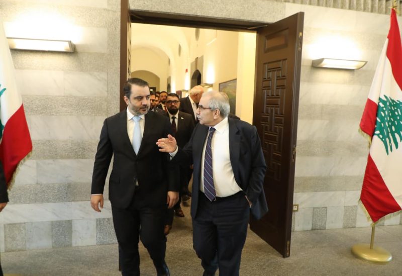 رئيس مجلس الوزراء الدكتور نواف سلام مع وزير الخارجية والمغتربين في الجمهورية العربية السورية أسعد حسن الشيباني