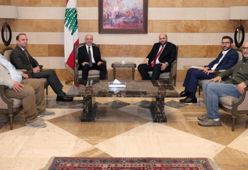 وزير الداخلية والبلديات أحمد الحجار، في مكتبه، وزير الصحة العامة ركان ناصر الدين