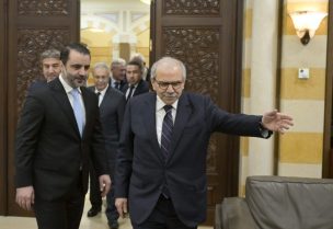 رئيس مجلس الوزراء نواف سلام خلال استقباله وزير الخارجية السوري أسعد الشيباني في السراي الحكومي