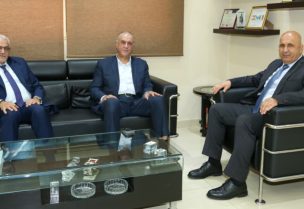 المدير العام للدفاع المدني بالتكليف، العميد الركن عماد خريش مع النائبين محمد سليمان وسجيع عطية