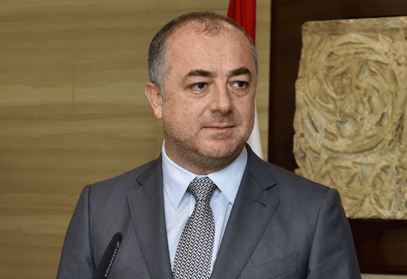 لبنان – بو صعب يلتقي المتظاهرين خارج جلسة الموازنة: حقوقكم خط أحمر