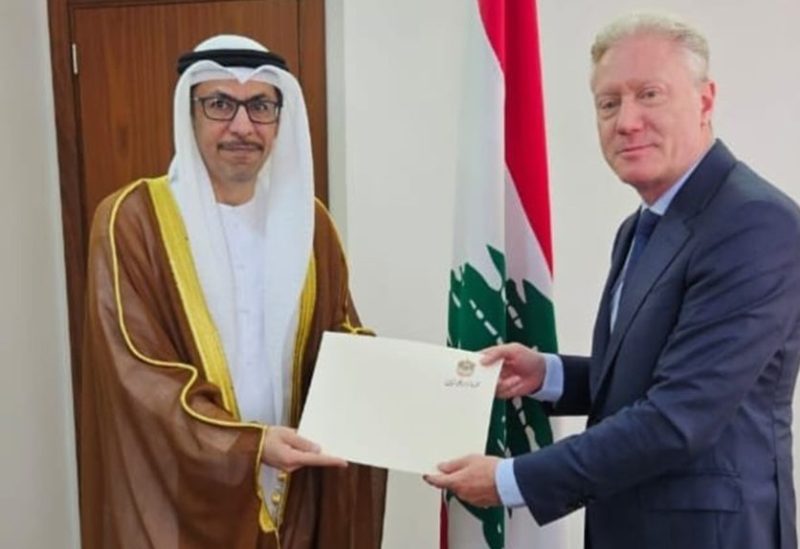 وزير الخارجية والمغتربين يوسف رجي وسفير دولة الإمارات العربية المتحدة فهد سالم سعيد دين الكعبي
