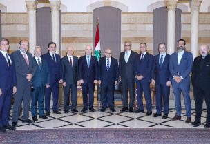 رئيس مجلس الوزراء نواف سلام وفدا من النواب الموقعين على اقتراح قانون تصويت المغتربين