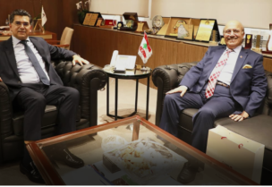 بول مرقص أثناء استقباله سفير مملكة البحرين في لبنان وحيد مبارك سيّار