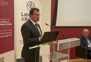 وزير المهجرين ووزير الدولة لشؤون التكنولوجيا والذكاء الاصطناعي الدكتور كمال شحادة