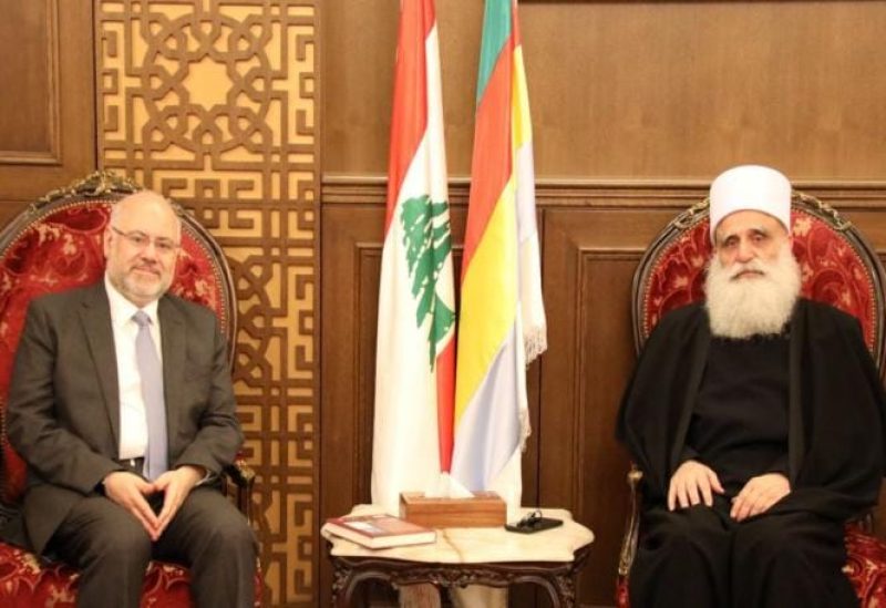 الشيخ سامي أبي المنى في دار الطائفة في بيروت، وزير الصحة العامة السابق الدكتور فراس الأبيض