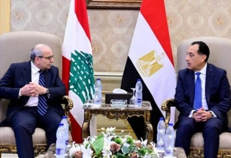 رئيس الحكومة المصرية مصطفى مدبولي مؤتمرا صحافيا مشتركا مع رئيس الحكومة نواف سلام