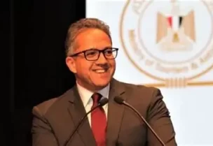وزير السياحة والآثار المصري السابق، خالد العناني