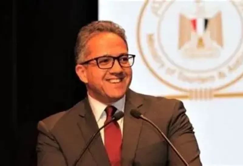 وزير السياحة والآثار المصري السابق، خالد العناني