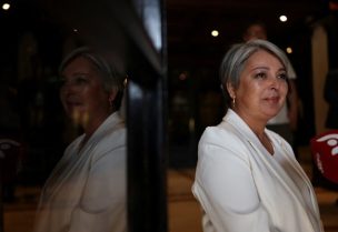 جانيت خارا مرشحة الائتلاف اليساري الحاكم والحزب الشيوعي في الانتخابات الرئاسية في تشيلي. رويترز