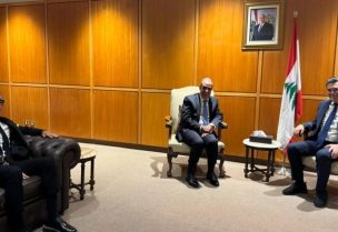 وزير الإعلام المحامي د. بول مرقص والسفير المصري علاء موسى يستقبلان وزير الخارجية المصري بدر عبد العاطي