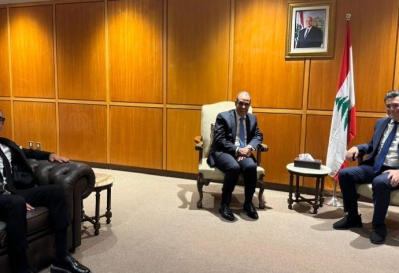 وزير الإعلام المحامي د. بول مرقص والسفير المصري علاء موسى يستقبلان وزير الخارجية المصري بدر عبد العاطي