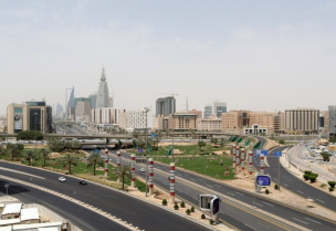 شوارع بالرياض في صورة من أرشيف رويترز