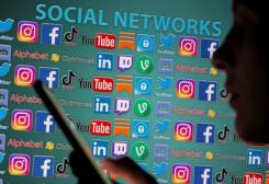 شعارات تطبيقات وسائل التواصل الاجتماعي