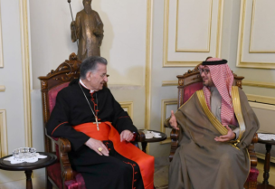 البطريرك الماروني الكاردينال مار بشارة بطرس الراعي مع سفير المملكة العربية السعودية وليد بخاري