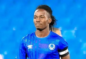 نجم المنتخب السوداني وقائد نادي الهلال محمد عبد الرحمن الملقب بـ"الغربال". العربية