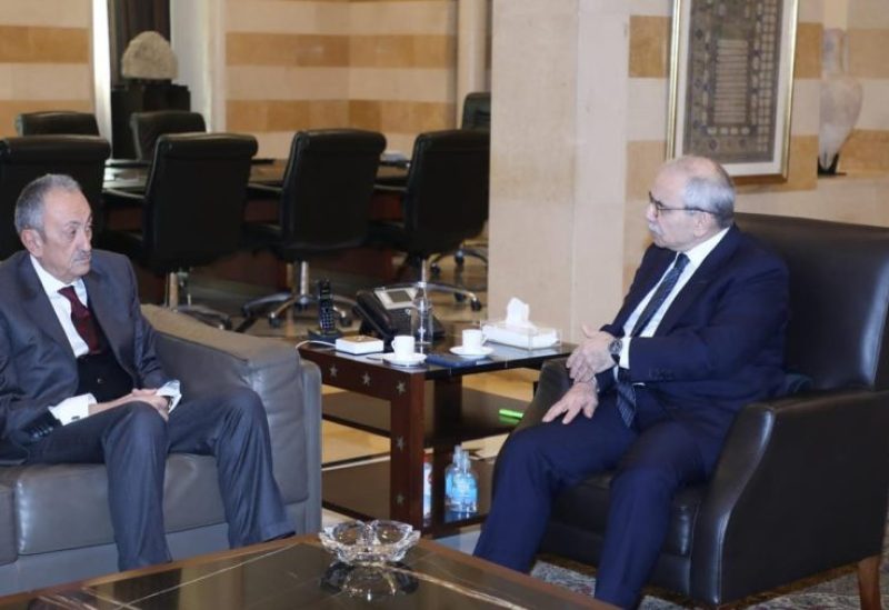رئيس مجلس الوزراء نواف سلام في السرايا، رئيس الوفد اللبناني الى اجتماعات لجنة الميكانيزم السفير سيمون كرم
