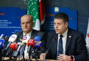 رئيس مجلس الإدارة، مدير عام مرفأ بيروت، مروان النفّي، في مؤتمر صحافي مشترك مع رئيس هيئة الشراء العام الدكتور جان العلية، وبحضور أعضاء مجلس الإدارة