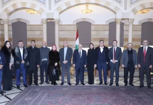 رئيس الحكومة نواف سلام يبحث مع أساتذة وموظفي الجامعة اللبنانية التفرغ والرواتب