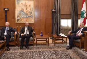 رئيس مجلس النواب نبيه بري في مقر الرئاسة الثانية في عين التينة الموفد الرئاسي الفرنسي جان إيف لودريان، ممثلاً "الخماسية"، بحضور السفير الفرنسي هيرفيه ماغرو ومستشاري رئيس المجلس الدكتور محمود بري وعلي حمدان.