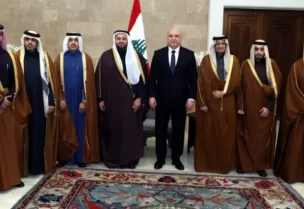 الرئيس جوزاف عون مع وزير الدولة القطري الدكتور محمد بن عبد العزيز الخليفي في قصر بعبدا، بحضور السفير القطري الشيخ سعود بن عبد الرحمن آل ثاني والوفد المرافق