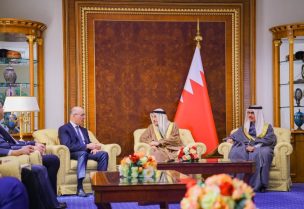 الوزير حجار خلال زيارته إلى قطر