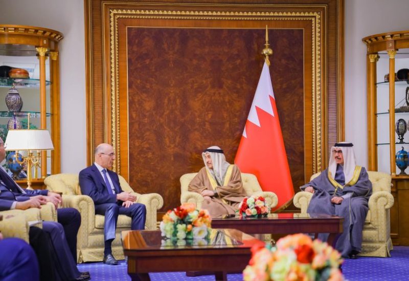 الوزير حجار خلال زيارته إلى قطر