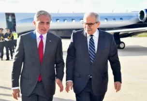 رئيس الوزراء الأردني الدكتور جعفر حسان إلى مبنى كبار الزوار في مطار رفيق الحريري الدولي، حيث كان في استقباله على أرض المطار رئيس مجلس الوزراء الدكتور نواف سلام