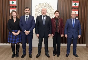 رئيس غرفة التجارة والصناعة والزراعة في طرابلس والشمال، توفيق دبوسي، رئيس مجلس إدارة الهيئة العامة للمنطقة الاقتصادية الخاصة في طرابلس، الدكتور المهندس حسان ضناوي، يرافقه أعضاء مجلس الإدارة ديما حسين وميشال كبة والمهندسة هانيا شهال، وذلك بحضور المديرة العامة للغرفة ليندا سلطان، ورئيس جمعية BIAT نصري معوض.