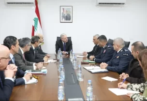 وزير الخارجية والمغتربين يوسف رجي اجتماعاً مع المدير العام للأمن العام اللواء حسن شقير والوفد المرافق