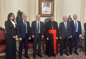 البطريرك الماروني الكاردينال مار بشارة بطرس الراعي في الصرح البطريركي في بكركي، وفدا من حركة "التغيير" برئاسة ايلي محفوض