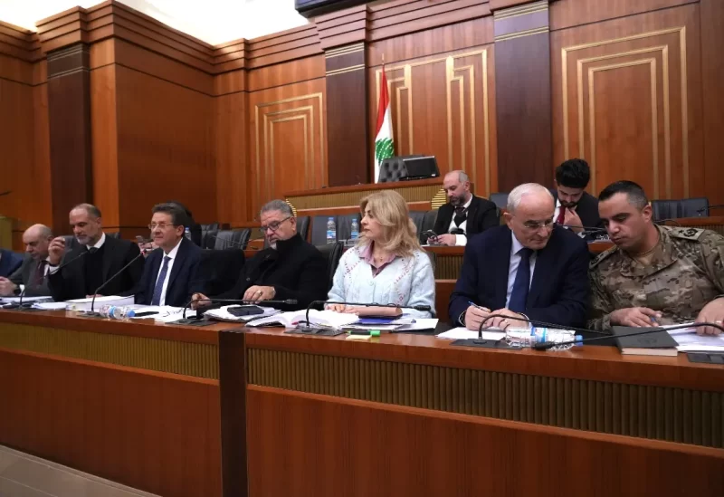 لجنة المال والموازنة جلسة برئاسة النائب إبراهيم كنعان، بحثت فيها موازنتي وزارتي الأشغال العامة والنقل والدفاع، بحضور وزيري الأشغال العامة والنقل فايز رسامني والدفاع الوطني ميشال منسى والنواب: علي فياض، الان عون، فؤاد مخزومي، أيوب حميد، غازي زعيتر، جهاد الصمد، غادة أيوب، عدنان طرابلسي، حسن فضل الله، راجي السعد، علي حسن خليل، سجيع عطيه، نجاة عون صليبا، ملحم خلف، وليام طوق، مارك ضو، حليمة قعقور، جميل السيد، أمين شري، حسين الحاج حسن، ندى البستاني، ميشال ضاهر، رازي الحاج، سيمون أبي رميا، فراس حمدان، قبلان قبلان، إبراهيم منيمنة، سيزار أبي خليل، محمد خواجة وطه ناجي.