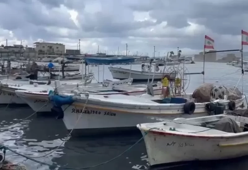 العاصفة التي تضرب لبنان إلى توقف حركتي الملاحة والصيد البحري في مرفأ صيدا وميناء الصيادين
