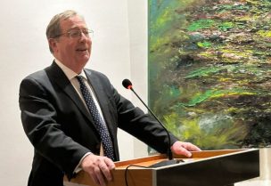 السفير البريطاني لدى لبنان هاميش كاول