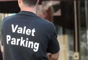 تعديل قيمة التعرفة الرسمية المحددة لبدل الخدمة لراكني السيارات Valets parking.