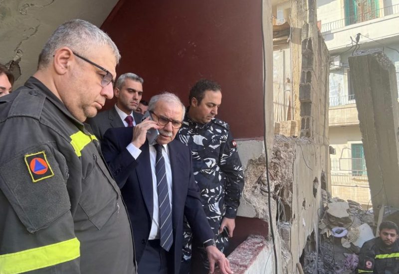 الرئيس نواف سلام من مكان المبنى المنهار في القبة طرابلس شمال لبنان
