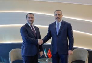 وزير الخارجية السوري أسعد حسن الشيباني يلتقي نظيره التركي هاكان فيدان في باريس