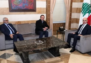 وزير الداخلية والبلديات أحمد الحجار، في مكتبه في الوزارة، مع النائبين نبيل بدر وسجيع عطية