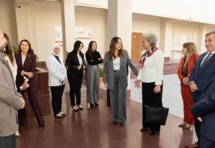 وزيرة التربية والتعليم العالي الدكتورة ريما كرامي زيارتها لدولة قطر، حيث زارت المدرسة اللبنانية في قطر