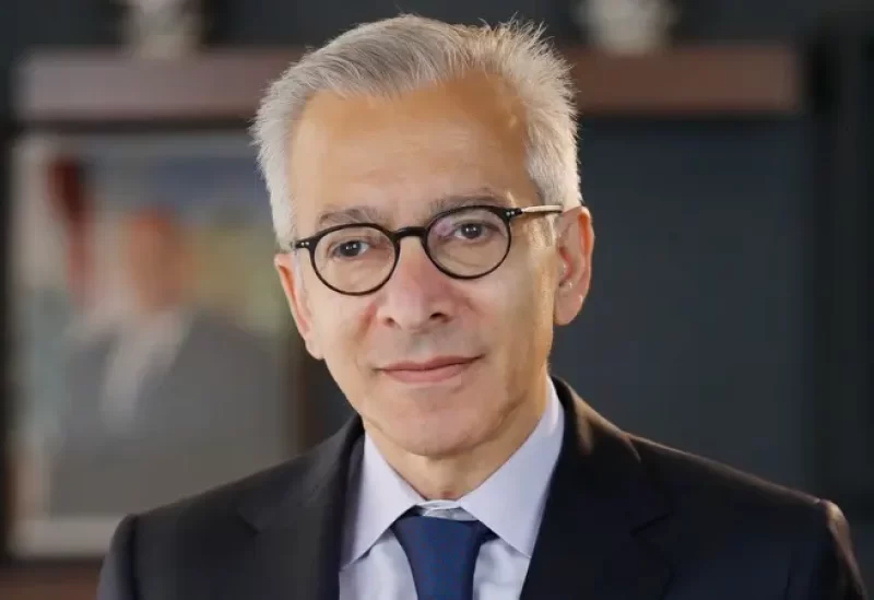 وزير الاقتصاد عامر البساط