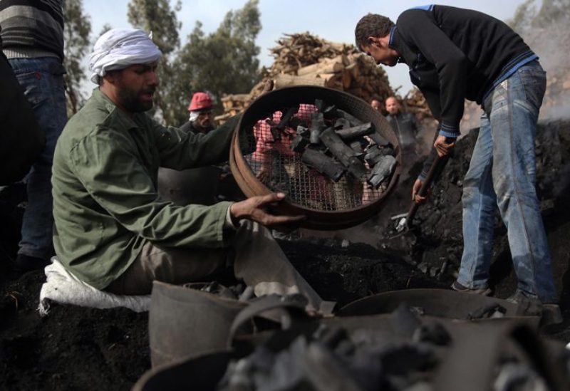 اخبار المجتمع – نعش بلا جسد.. جنازة وهمية لتهريب الفحم في ملاوي