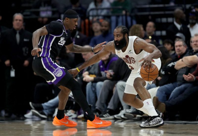 اخبار الرياضة – يبدأ هاردن بداية ناجحة مع كافالييرز في فوزه على الملوك