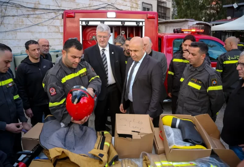لبنان – الدفاع المدني يتلقى تبرعاً لتعزيز قدراته في مجال الإطفاء من اتحاد رجال الأعمال “إرادة”