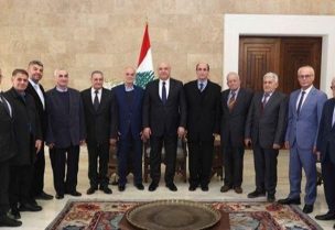 الرئيس عون خلال إستقباله، وفدا من التجمع الطبي الاجتماعي اللبناني برئاسة البروفسور رائف خليل رضا