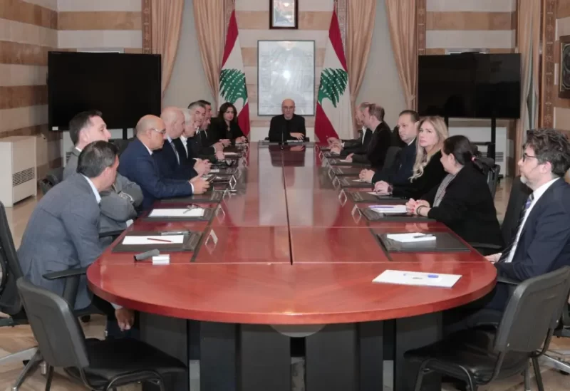 وزير الداخلية والبلديات أحمد الحجار اجتماعاً تنسيقياً موسعاً بعد ظهر اليوم في الوزارة، بحضور وزيرة الشؤون الاجتماعية حنين السيد، إلى جانب المدير العام لقوى الأمن الداخلي اللواء رائد عبدالله، المدير العام للأمن العام اللواء حسن شقير، المدير العام للدفاع المدني العميد الركن عماد خريش، المحافظين، أمين سر مجلس الأمن الداخلي المركزي العميد سامي ناصيف، الأمين العام للهيئة العليا للإغاثة العميد بسام نابلسي، رئيس وحدة الكوارث في السرايا الحكومية زاهي شاهين، وعدد من الضباط المعنيين.